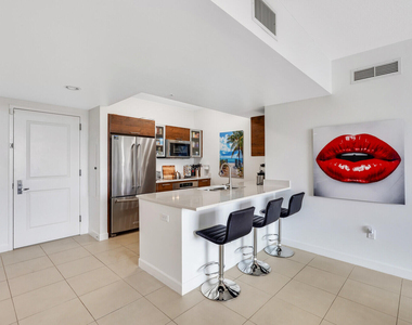 480 Hibiscus Street - Photo Thumbnail 12