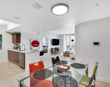 480 Hibiscus Street - Photo Thumbnail 5