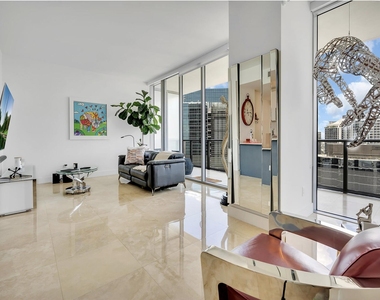 1300 Brickell Bay Drive - Photo Thumbnail 11