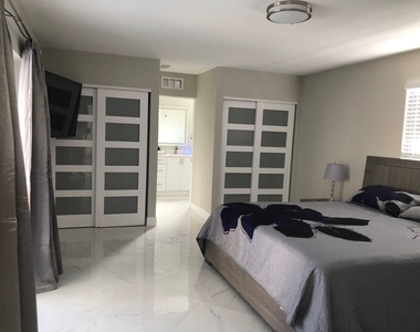 6220 Sw 14th Street - Photo Thumbnail 12