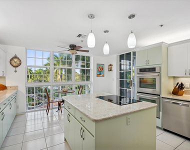 4112 W Palm Aire Drive - Photo Thumbnail 7