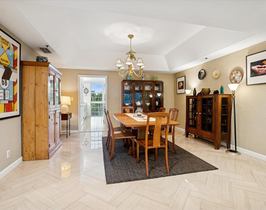 4112 W Palm Aire Drive - Photo Thumbnail 6