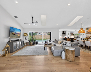 12897 La Rochelle Circle - Photo Thumbnail 14
