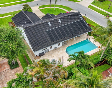 12897 La Rochelle Circle - Photo Thumbnail 5