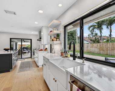 12897 La Rochelle Circle - Photo Thumbnail 21