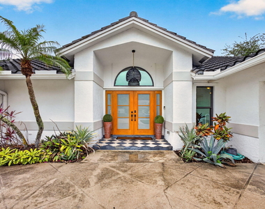 12897 La Rochelle Circle - Photo Thumbnail 2