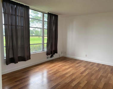 2751 S Palm Aire Drive - Photo Thumbnail 5