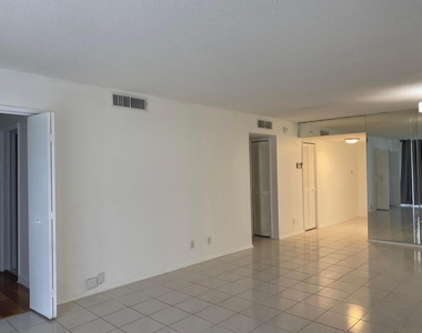 2751 S Palm Aire Drive - Photo Thumbnail 3