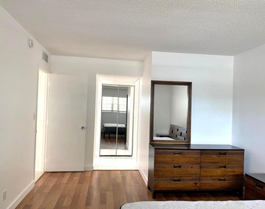 2751 S Palm Aire Drive - Photo Thumbnail 12