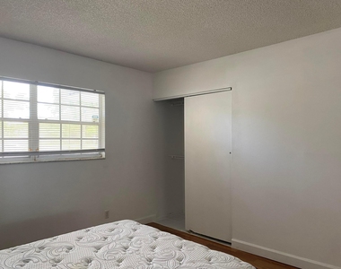 2751 S Palm Aire Drive - Photo Thumbnail 13