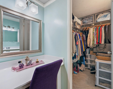 1561 Ne 12th Terrace - Photo Thumbnail 12