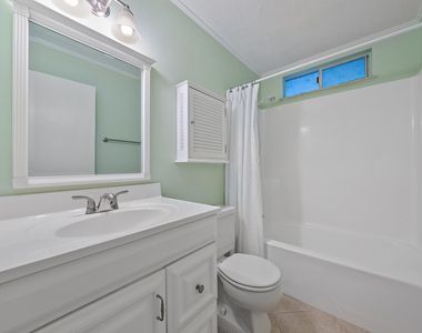 1561 Ne 12th Terrace - Photo Thumbnail 17