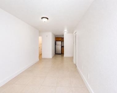 990 Nw 1st Street - Photo Thumbnail 2