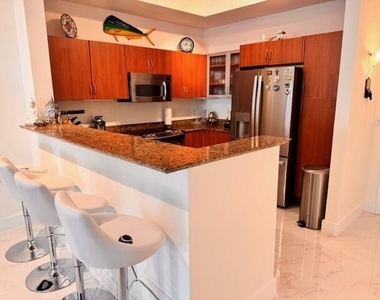 804 E Windward Way - Photo Thumbnail 12