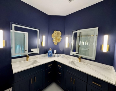 804 E Windward Way - Photo Thumbnail 9
