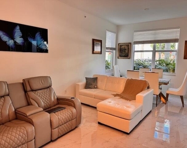804 E Windward Way - Photo Thumbnail 2