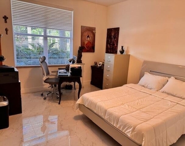 804 E Windward Way - Photo Thumbnail 16