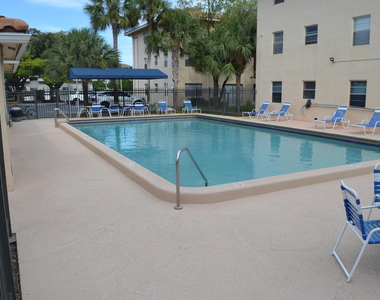 3205 Nw 103rd Terrace - Photo Thumbnail 2