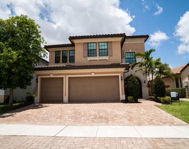 8665 E Baypoint Circle - Photo Thumbnail 1