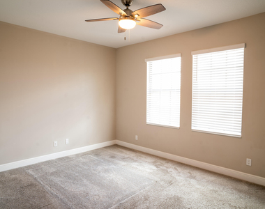 8665 E Baypoint Circle - Photo Thumbnail 13