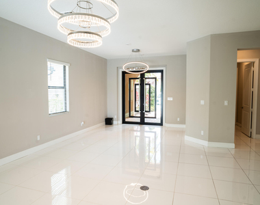 8665 E Baypoint Circle - Photo Thumbnail 3