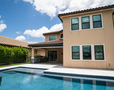 8665 E Baypoint Circle - Photo Thumbnail 18