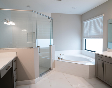 8665 E Baypoint Circle - Photo Thumbnail 12