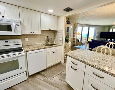 2800 N Ocean Drive - Photo Thumbnail 14