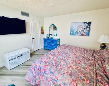 2800 N Ocean Drive - Photo Thumbnail 19