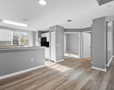 4822 Chancellor Drive - Photo Thumbnail 2