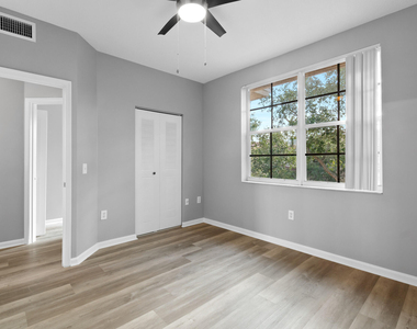 4822 Chancellor Drive - Photo Thumbnail 9