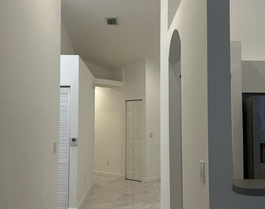 2480 S Coral Trace Circle S - Photo Thumbnail 4