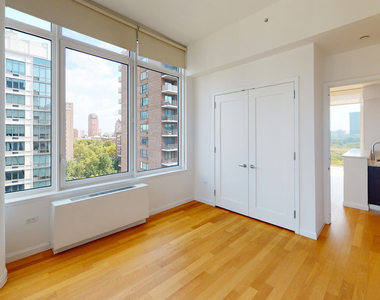 808 Columbus Ave - Photo Thumbnail 3