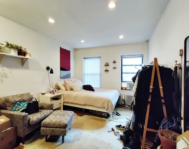 94 3rd Avenue - Photo Thumbnail 1