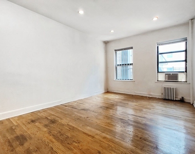 94 3rd Avenue - Photo Thumbnail 4