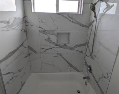 336 N Berendo St - Photo Thumbnail 1