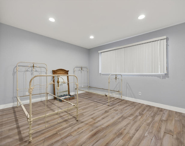 4351 Frost Drive - Photo Thumbnail 18