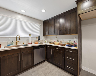 4351 Frost Drive - Photo Thumbnail 19