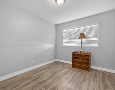 4351 Frost Drive - Photo Thumbnail 16