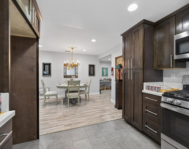 4351 Frost Drive - Photo Thumbnail 10