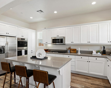 2353 Nicklaus Street - Photo Thumbnail 12