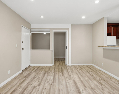 28947 E Thousand Oaks Boulevard - Photo Thumbnail 8