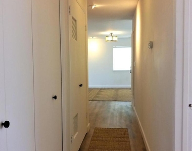 2422 Seahorse Avenue - Photo Thumbnail 10