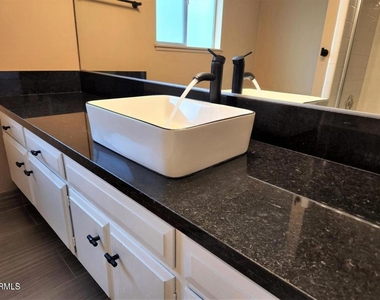 2422 Seahorse Avenue - Photo Thumbnail 14