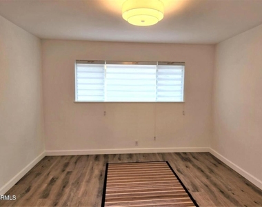 2422 Seahorse Avenue - Photo Thumbnail 17