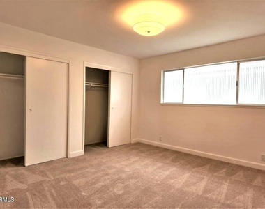 2422 Seahorse Avenue - Photo Thumbnail 11
