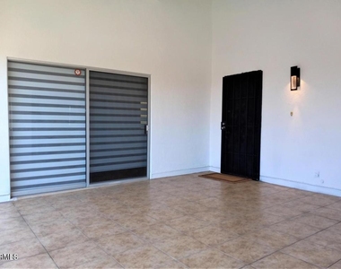 2422 Seahorse Avenue - Photo Thumbnail 2
