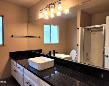 2422 Seahorse Avenue - Photo Thumbnail 13