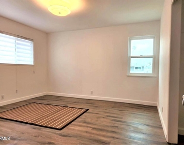 2422 Seahorse Avenue - Photo Thumbnail 16