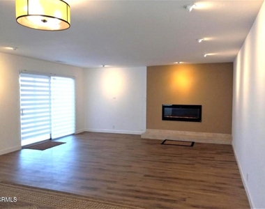 2422 Seahorse Avenue - Photo Thumbnail 3